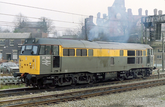 31290 in Civil Engineers livery at Preston.
