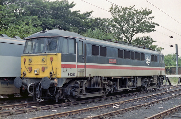 86259 in Intercity Mainline livery at Crewe Basford Hall.