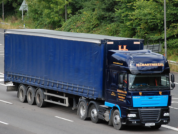 DAF XF, DG62 HRZ, on the M1 Southbound at Junction 17 in Northamptonshire.