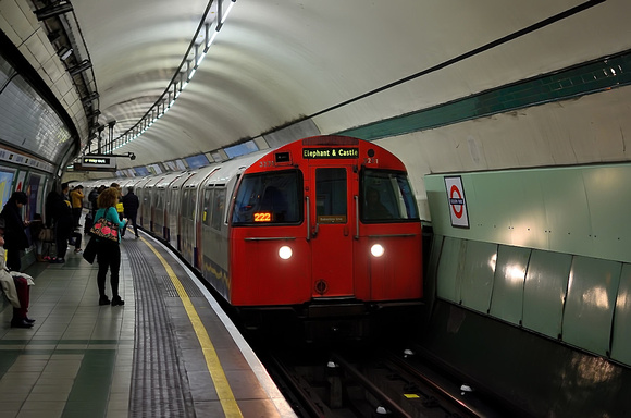 Back underground, 3231 leads a Bakerloo Line service to Elephant & Castle into Kilburn Park.