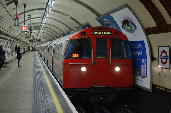 A not so busy Regent's Park greets 3267 on a Bakerloo Line service to Elephant & Castle.