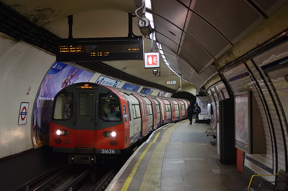 Still at Borough, 51626 leads a Northern Line service to High Barnet.